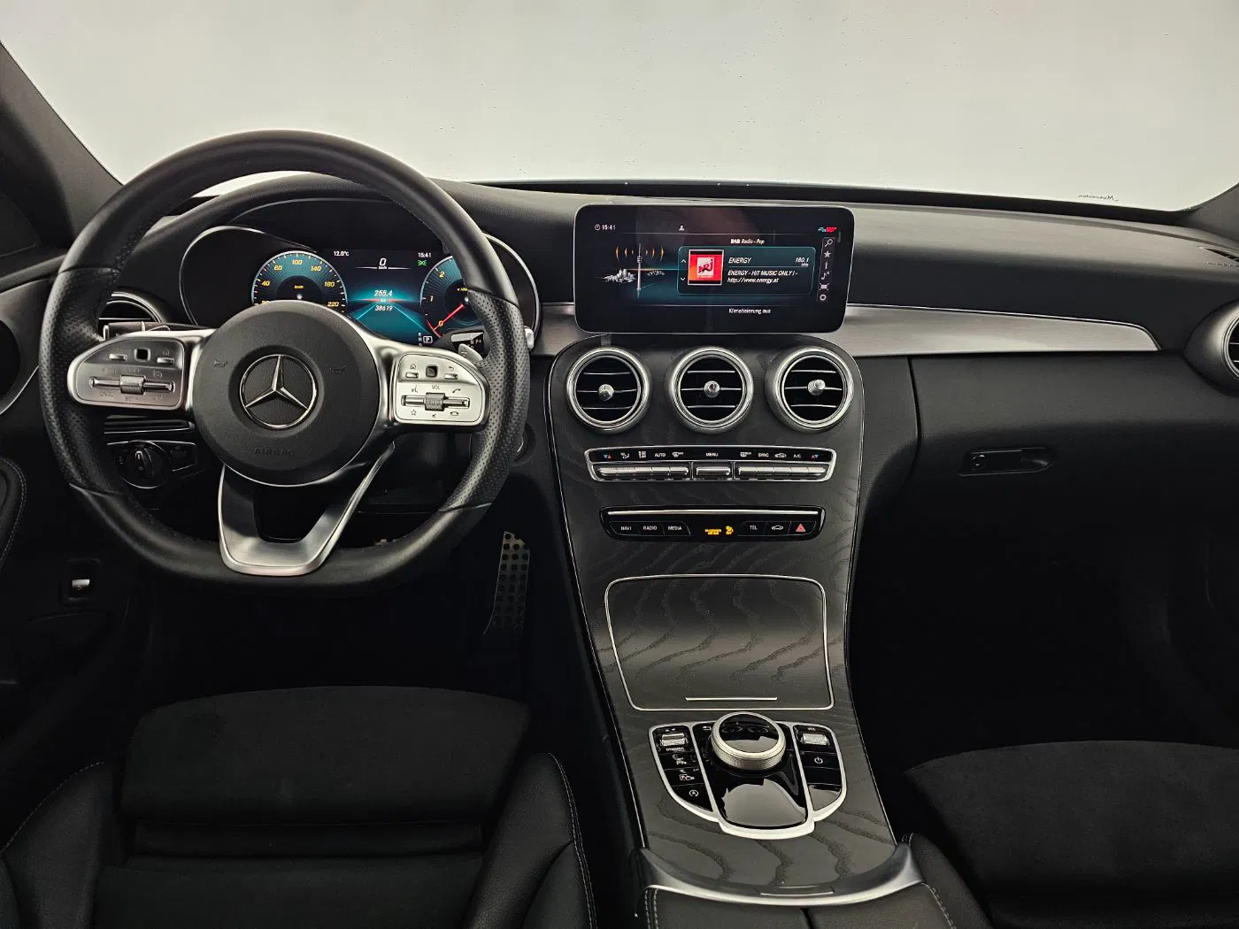 Mercedes-Benz C 180 d | Bild 12 von 25