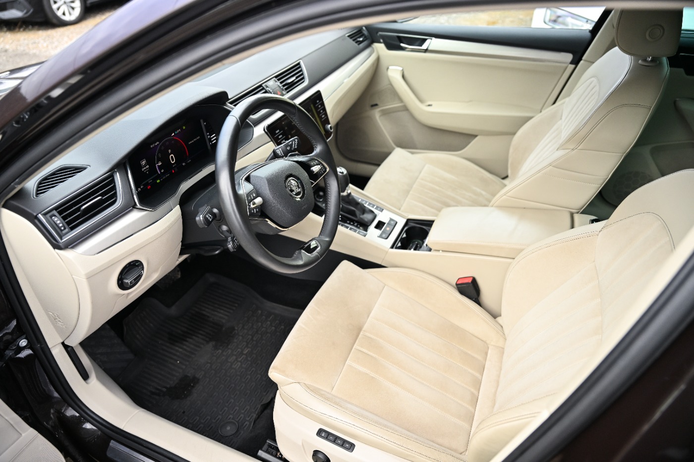 Skoda Superb 2.0 TDI Style 4X4 DSG | Bild 15 von 27