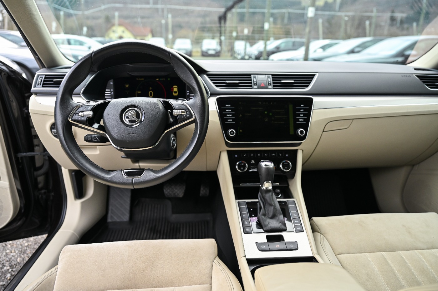 Skoda Superb 2.0 TDI Style 4X4 DSG | Bild 14 von 27