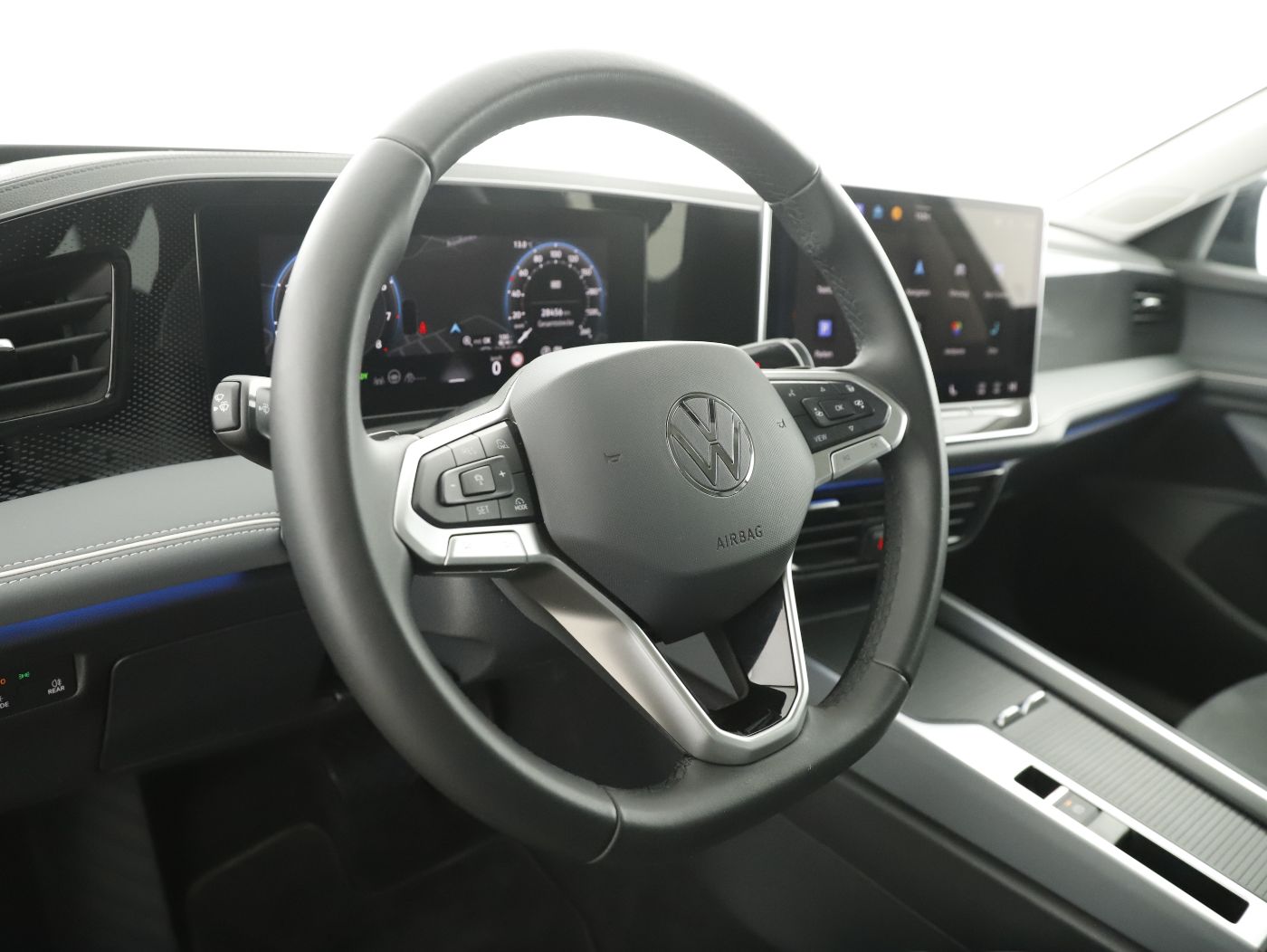 VW Passat Variant 1.5 eTSI Business Aut | Bild 15 von 27