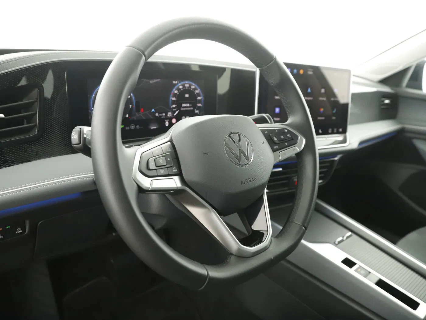 VW Passat Variant 1.5 eTSI Business Aut | Bild 15 von 27