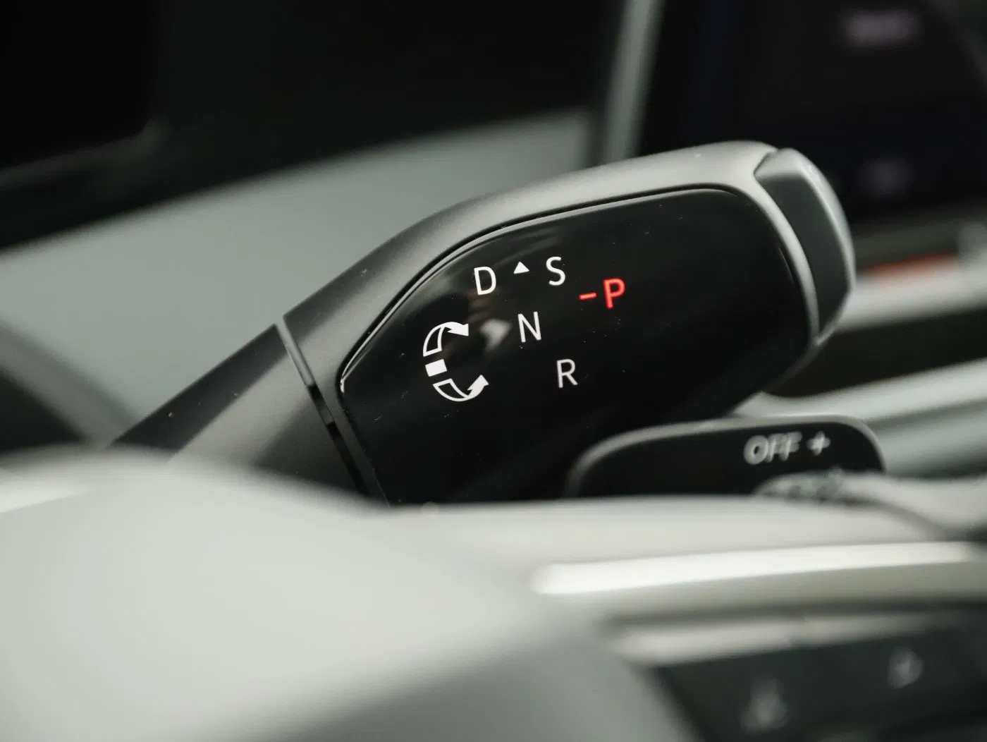 VW Passat Variant 1.5 eTSI Business Aut | Bild 18 von 27