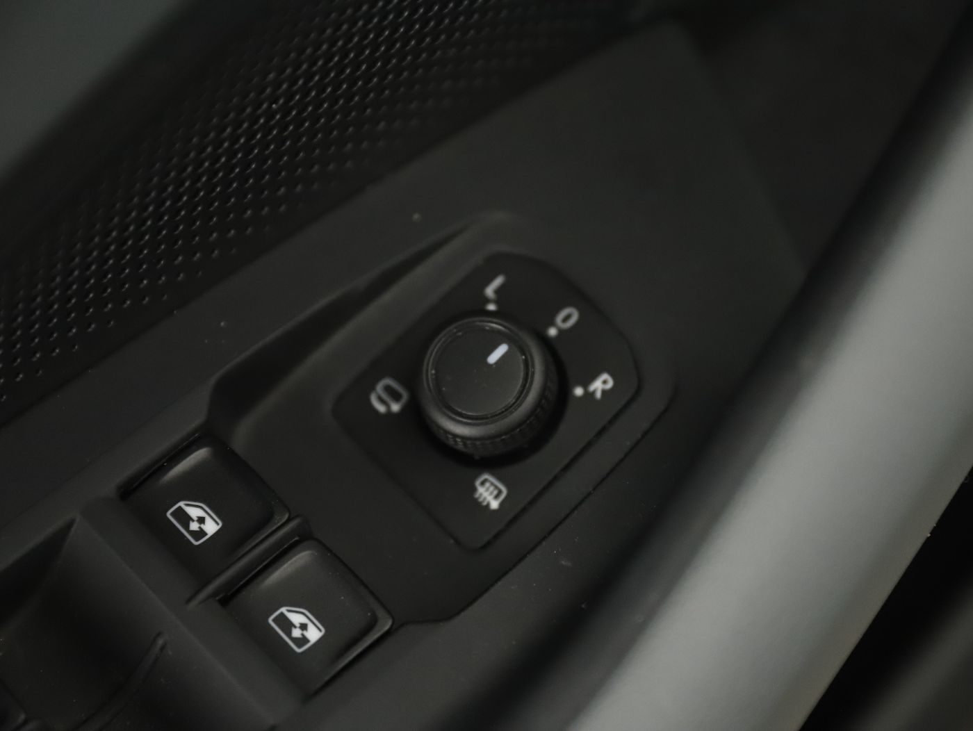 VW Passat Variant 1.5 eTSI Business Aut | Bild 11 von 27