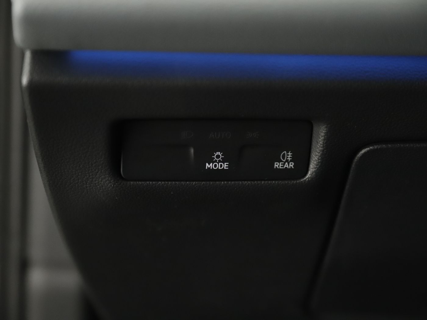 VW Passat Variant 1.5 eTSI Business Aut | Bild 12 von 27