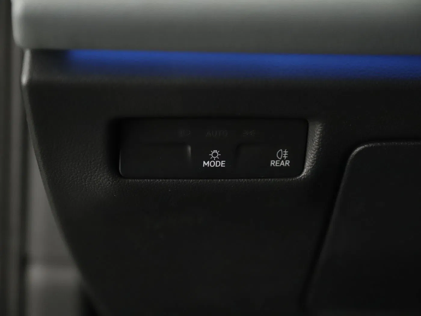 VW Passat Variant 1.5 eTSI Business Aut | Bild 12 von 27