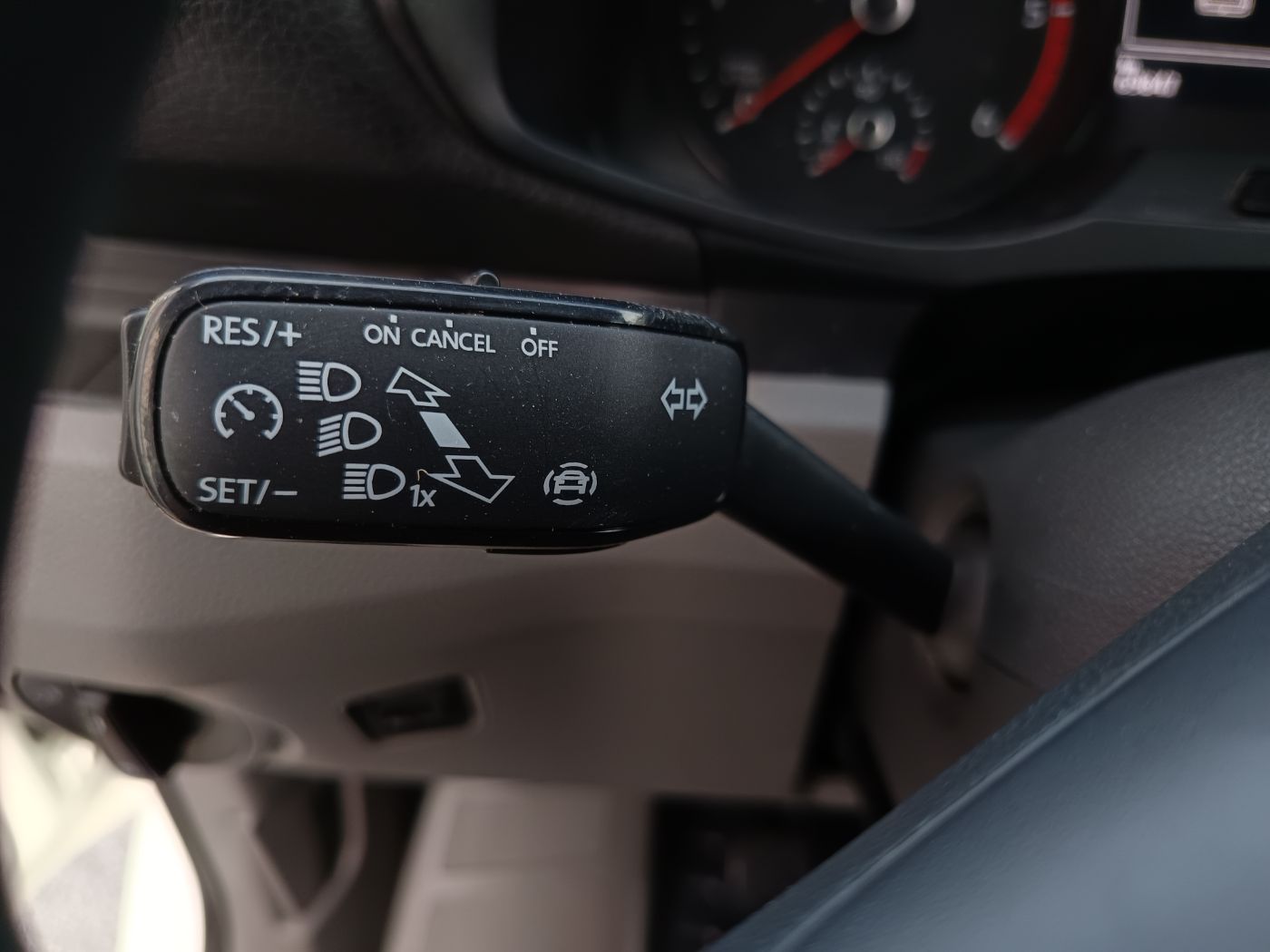 VW Crafter 30 2.0 TDI Kasten FWD L3H3 | Bild 15 von 25