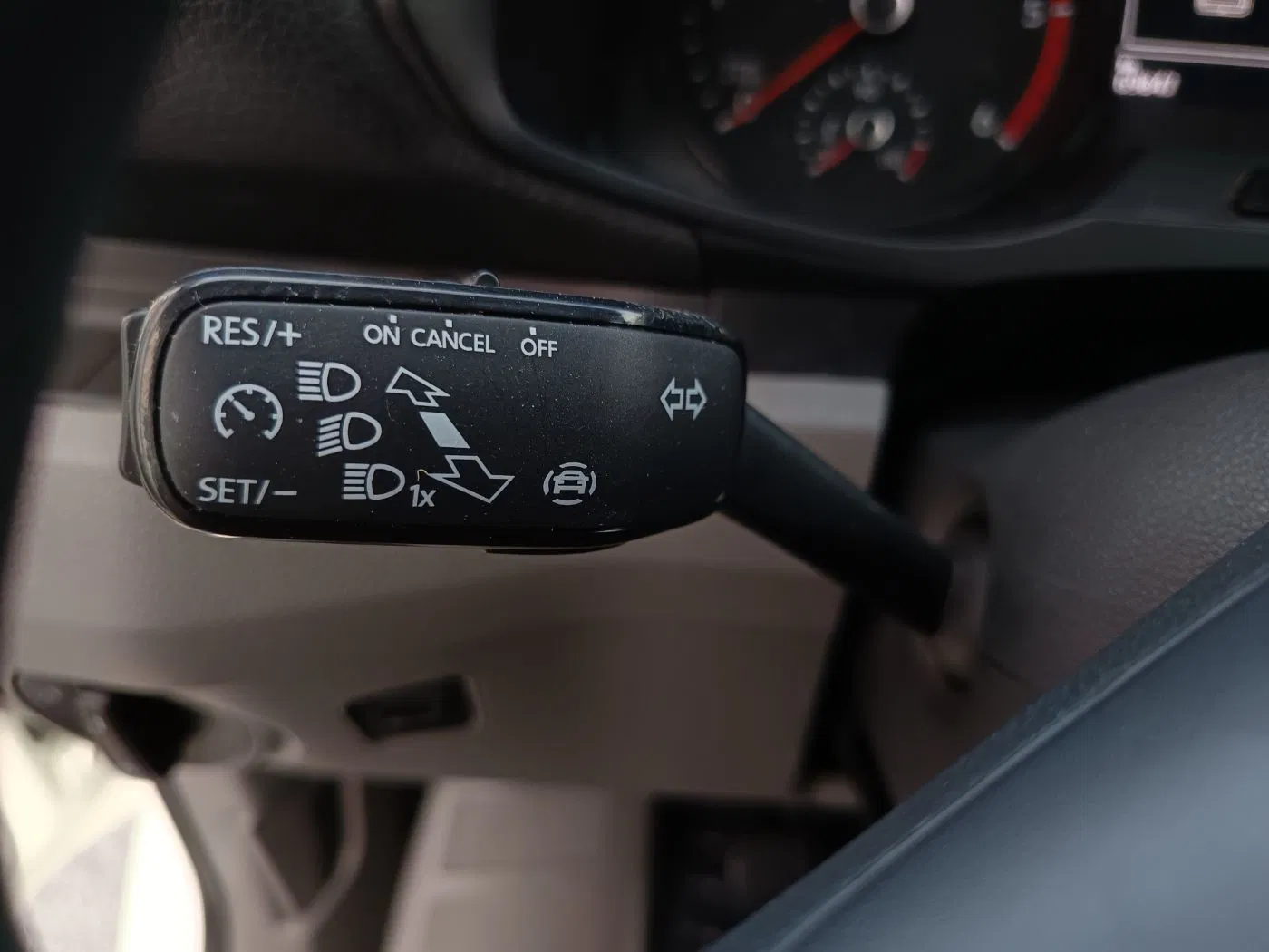 VW Crafter 30 2.0 TDI Kasten FWD L3H3 | Bild 15 von 25