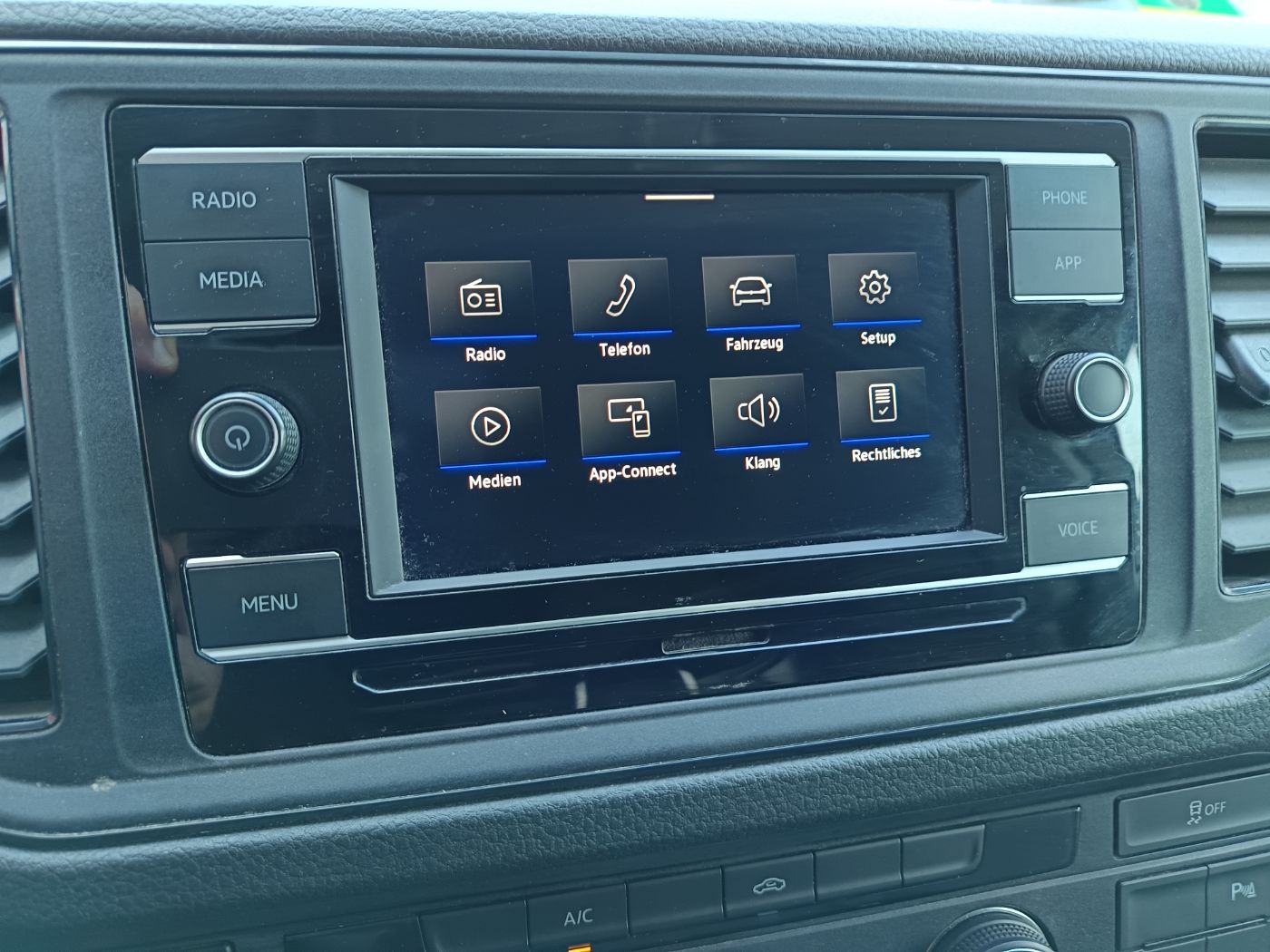 VW Crafter 30 2.0 TDI Kasten FWD L3H3 | Bild 17 von 25