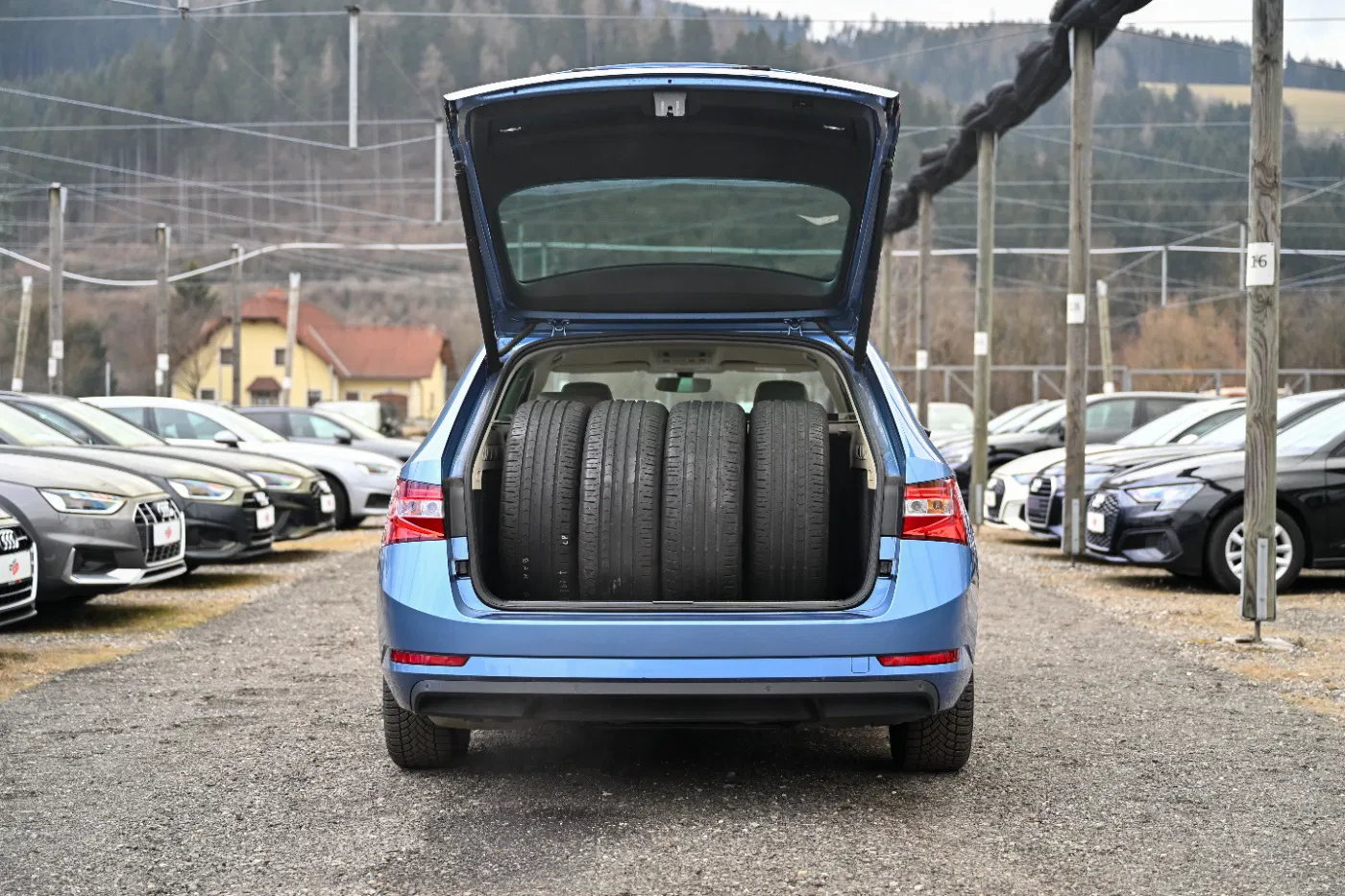 Skoda Superb Combi 2.0 TDI DSG | Bild 5 von 17