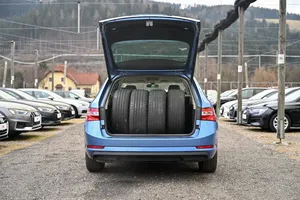 Skoda Superb Combi 2.0 TDI DSG | Thumbnail 5 von 17
