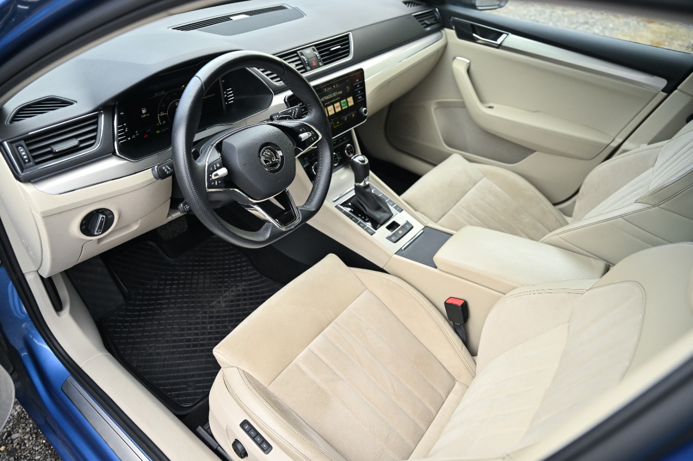 Skoda Superb Combi 2.0 TDI DSG | Bild 10 von 17