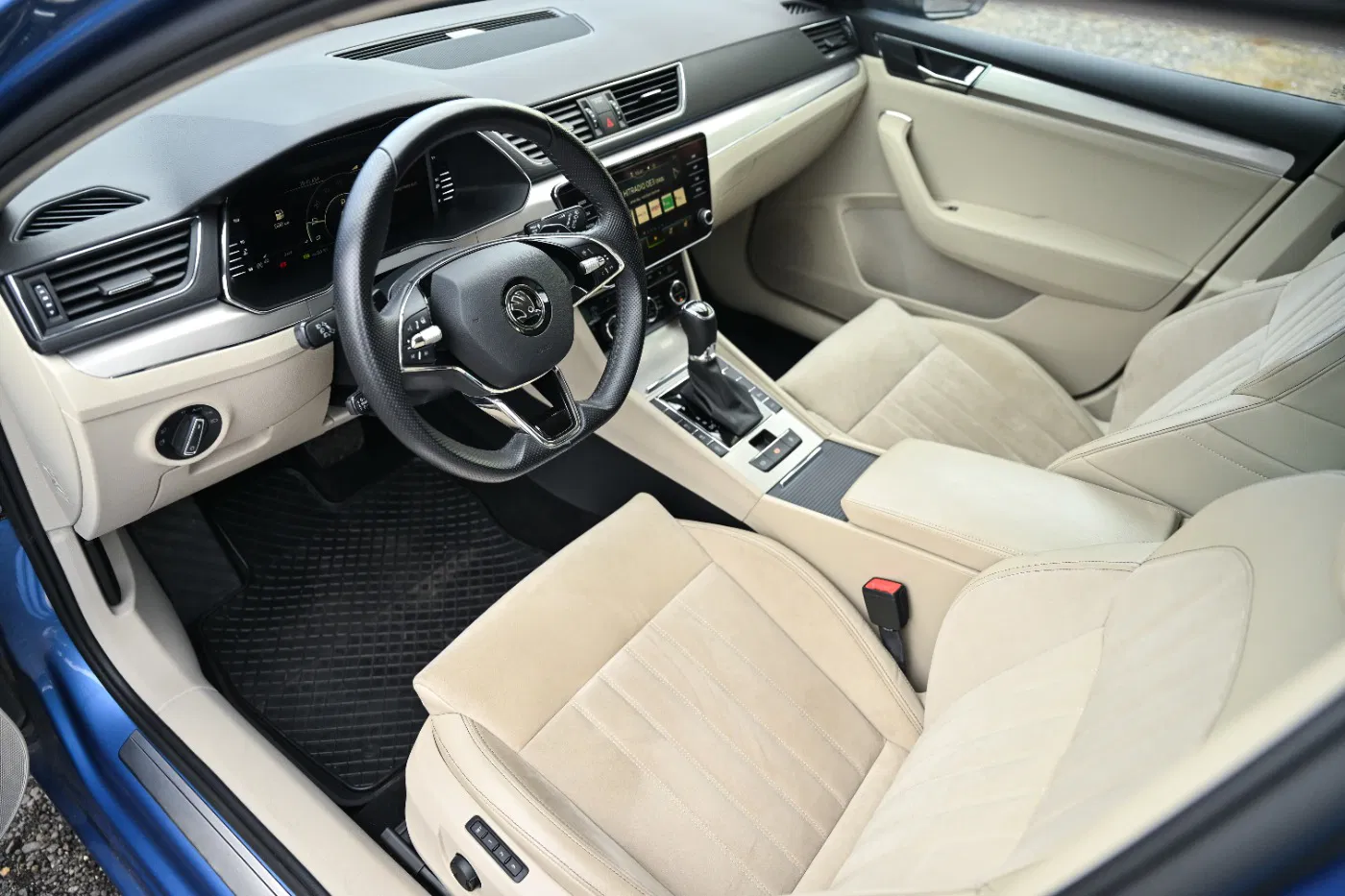 Skoda Superb Combi 2.0 TDI DSG | Bild 10 von 17