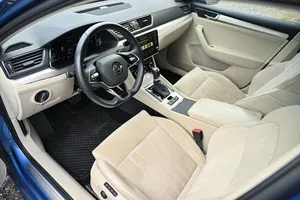 Skoda Superb Combi 2.0 TDI DSG | Thumbnail 10 von 17