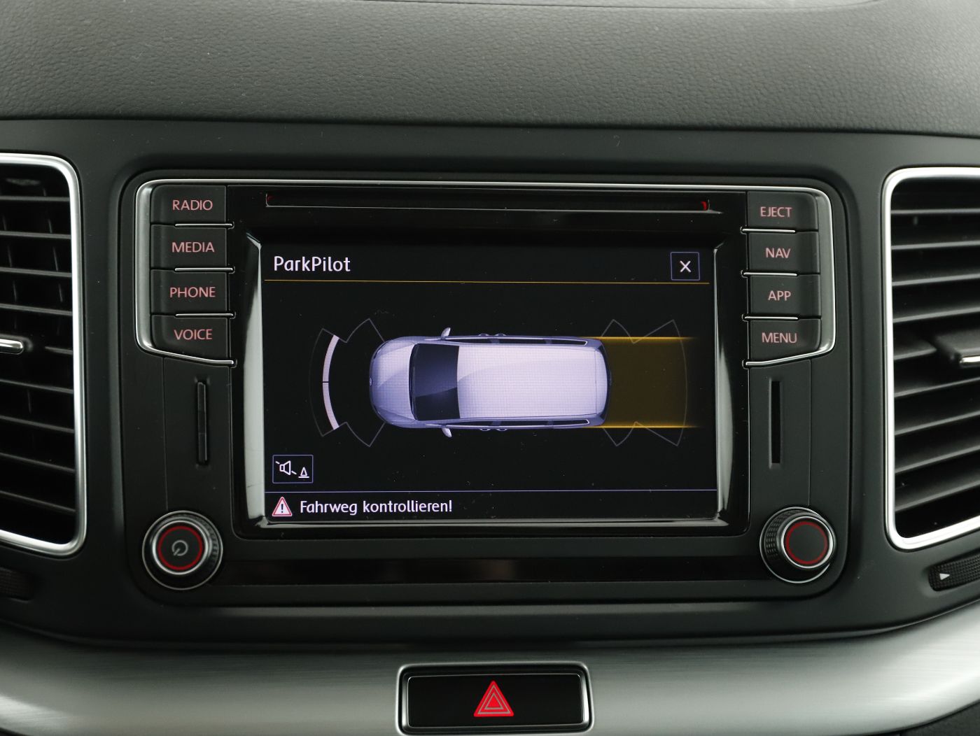 VW Sharan 1.4 TSI DSG 7-SITZER | Bild 16 von 29