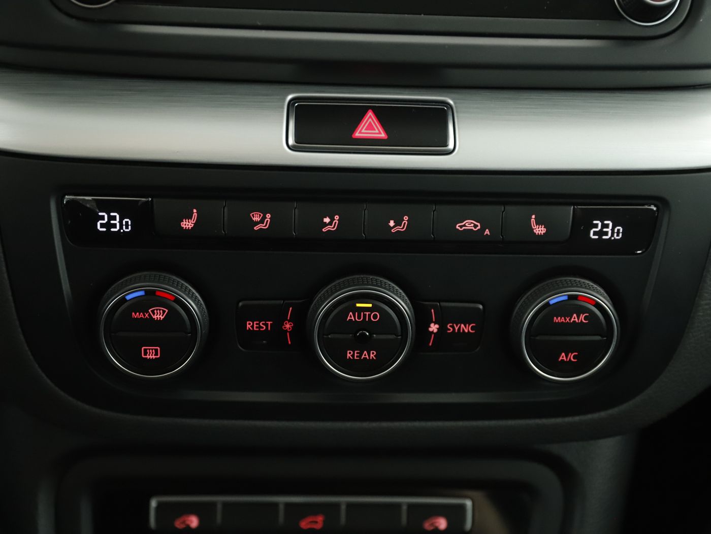 VW Sharan 1.4 TSI DSG 7-SITZER | Bild 25 von 29