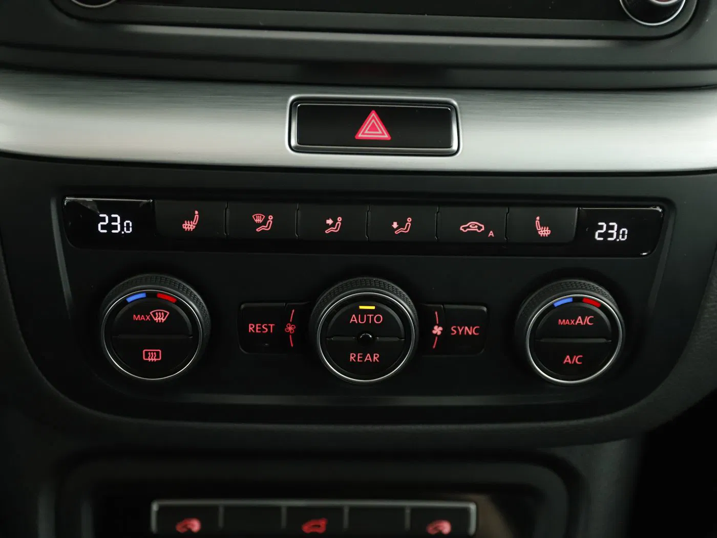 VW Sharan 1.4 TSI DSG 7-SITZER | Bild 25 von 29