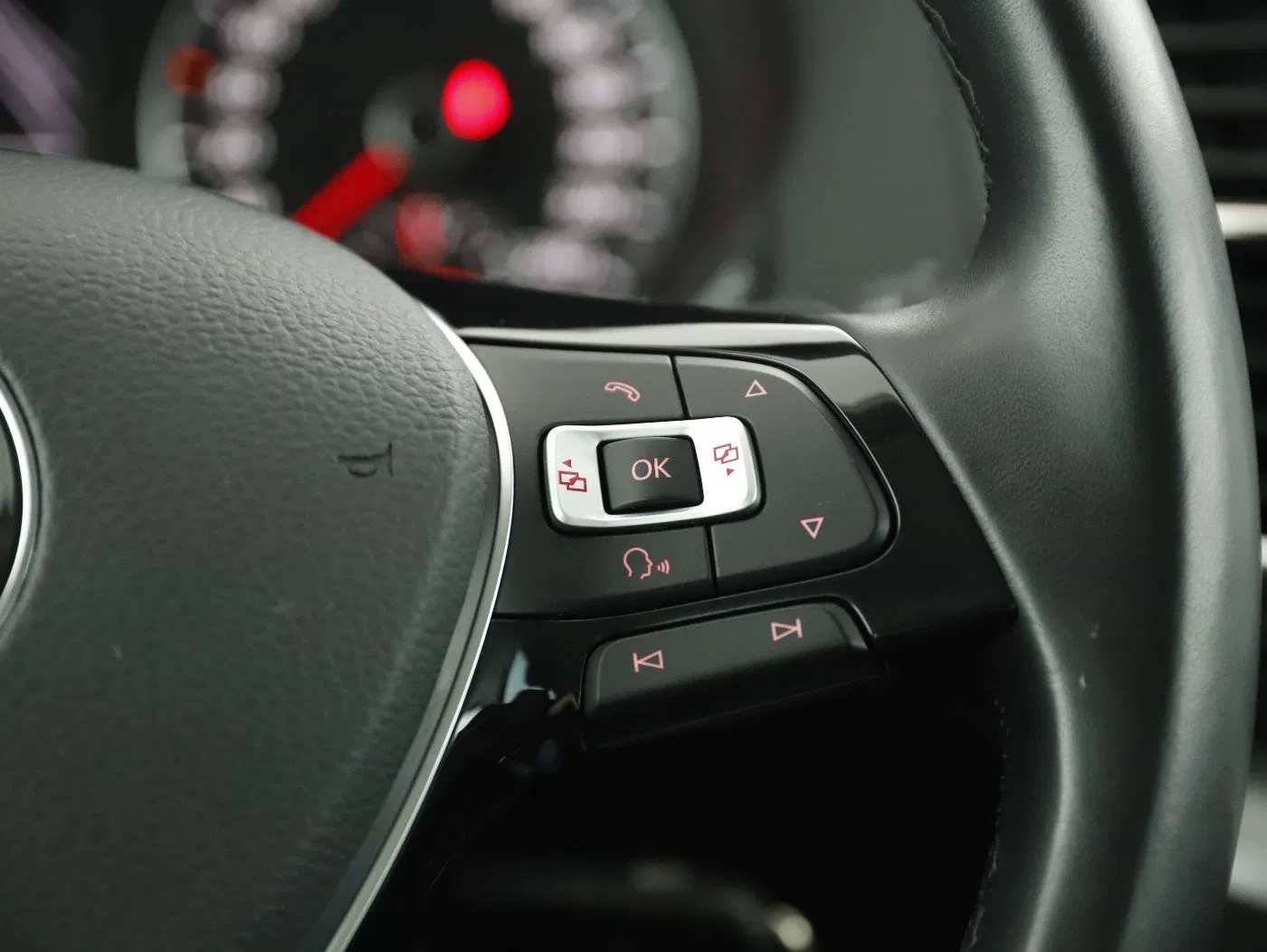 VW Sharan 1.4 TSI DSG 7-SITZER | Bild 26 von 29