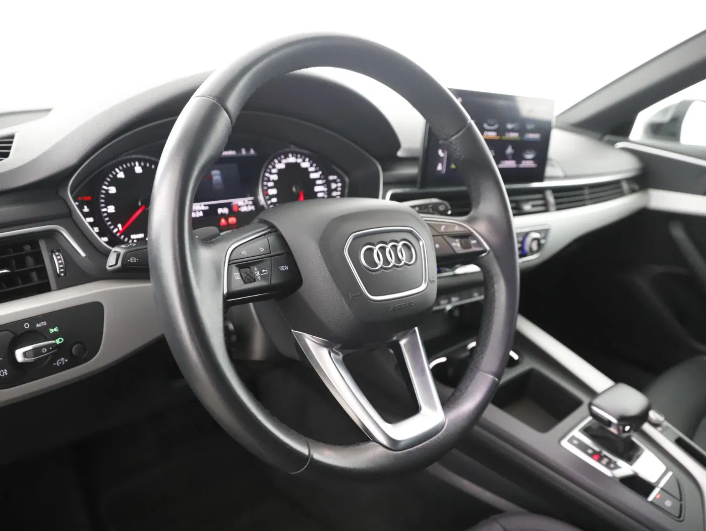 Audi A4 Avant 35 TFSI S-Line Aut. | Bild 16 von 28
