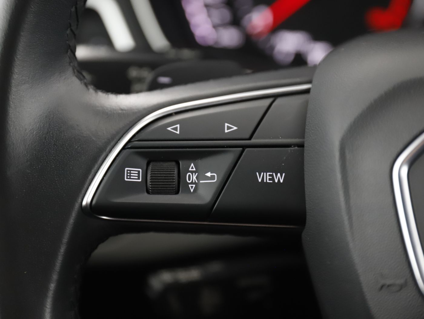 Audi A4 Avant 35 TFSI S-Line Aut. | Bild 18 von 28