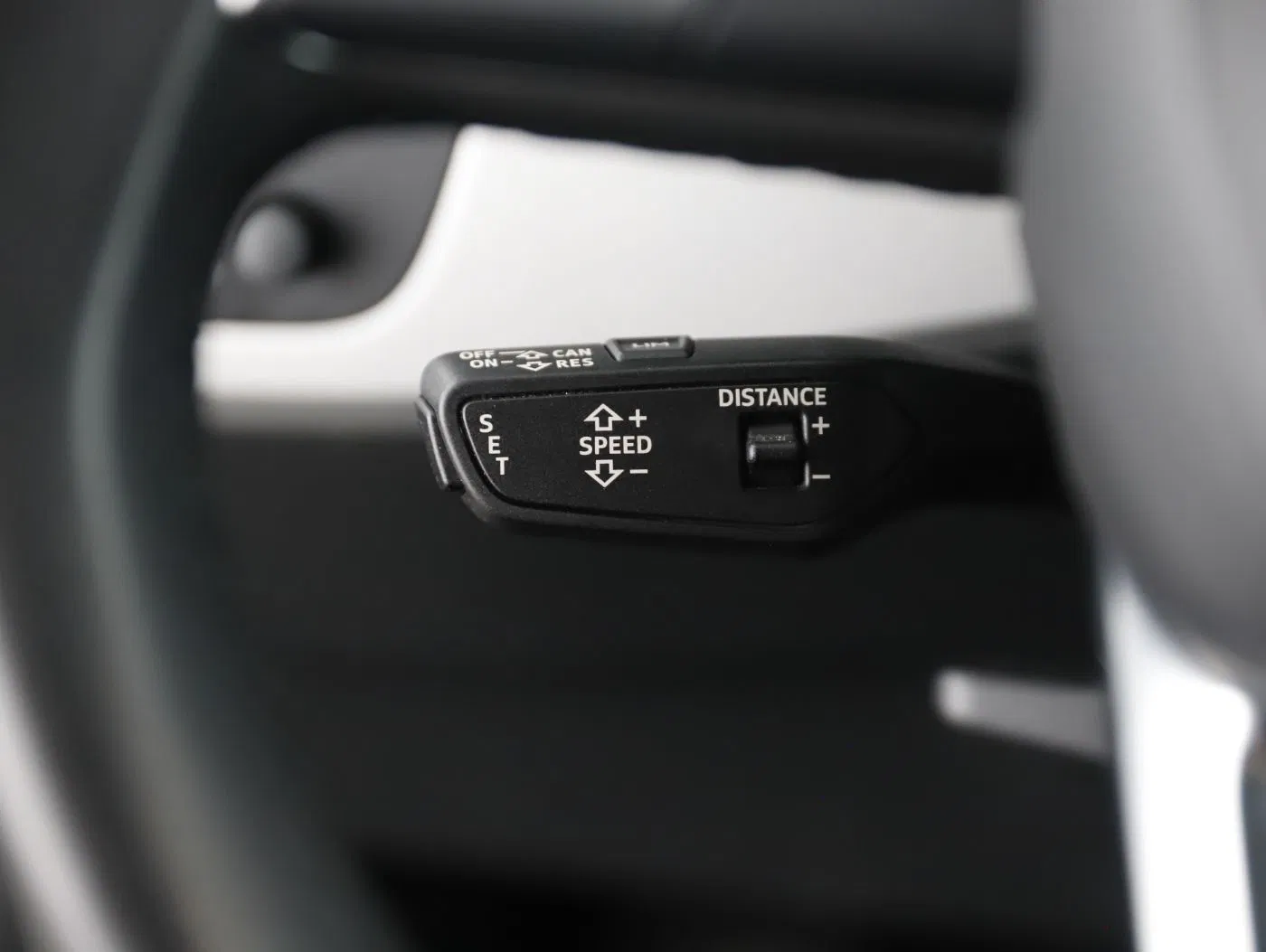 Audi A4 Avant 35 TFSI S-Line Aut. | Bild 20 von 28