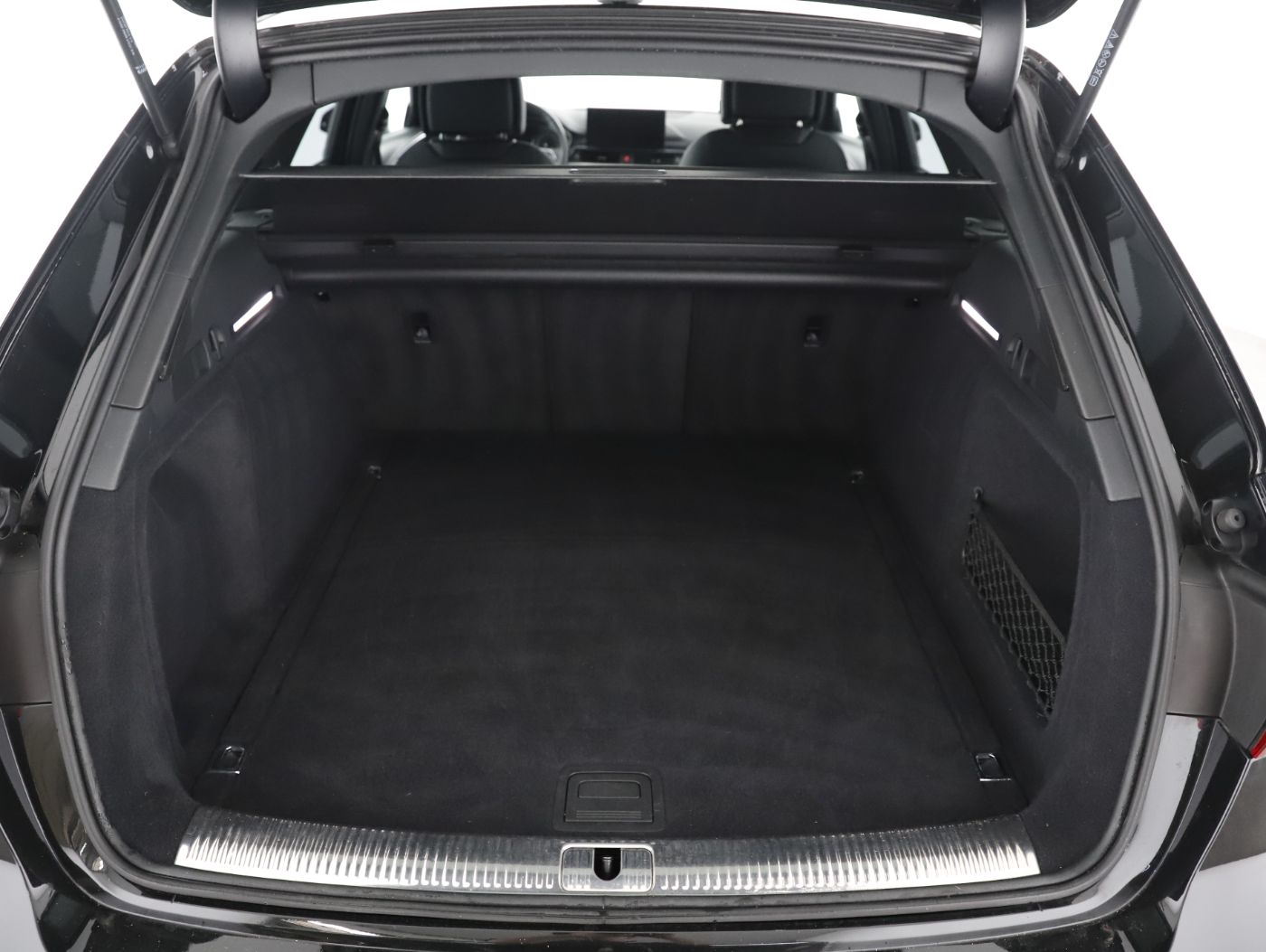 Audi A4 Avant 35 TFSI S-Line Aut. | Bild 27 von 28