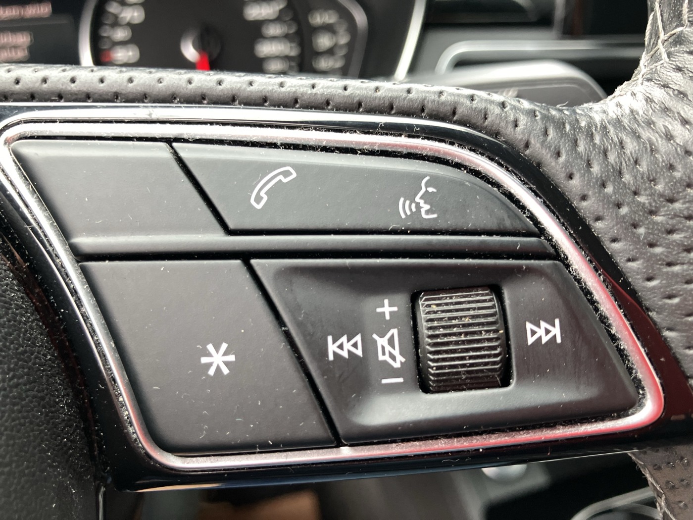 Audi A4 40 TDI quattro S-Line Aut. | Bild 16 von 29