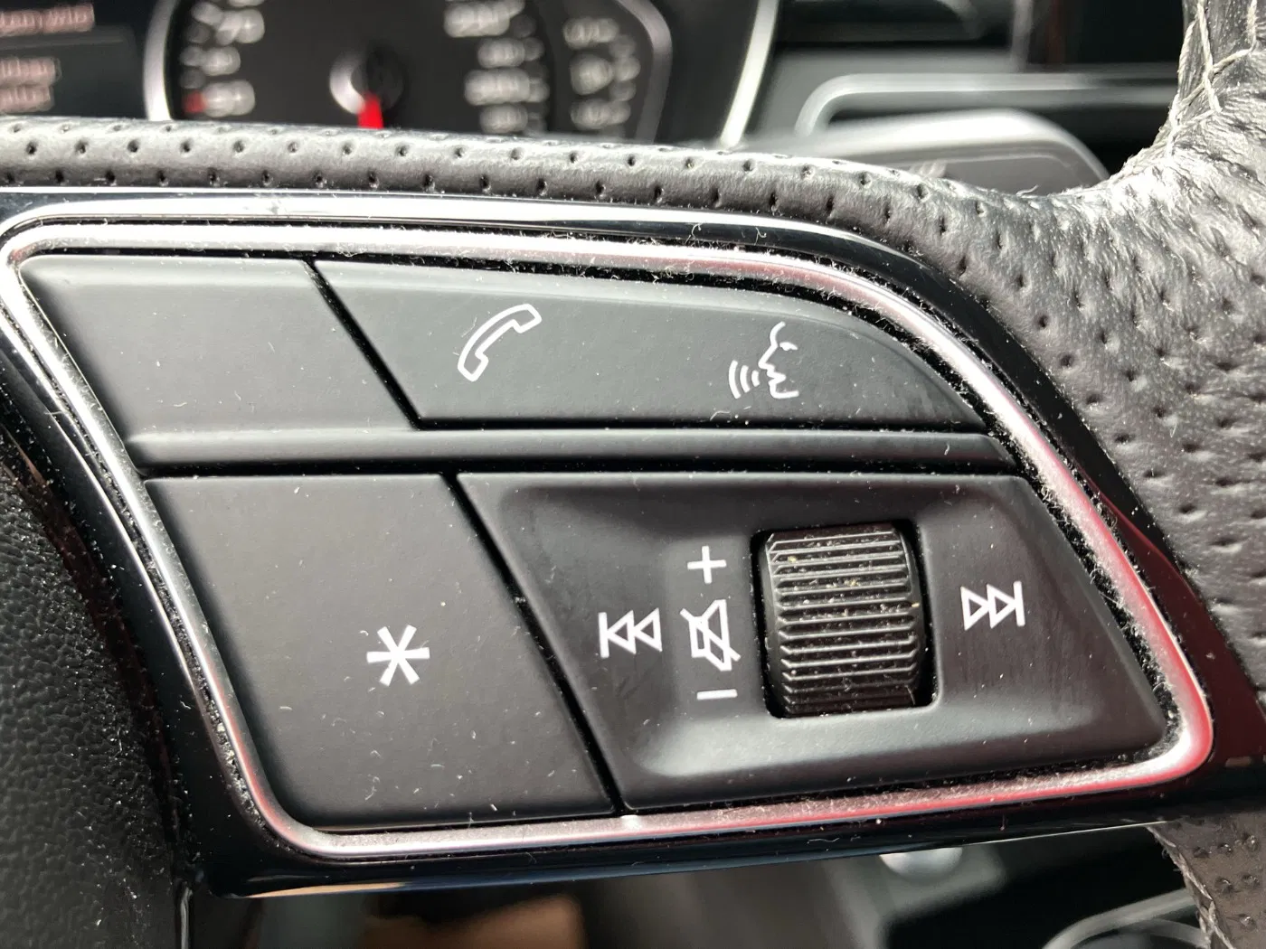 Audi A4 40 TDI quattro S-Line Aut. | Bild 16 von 29