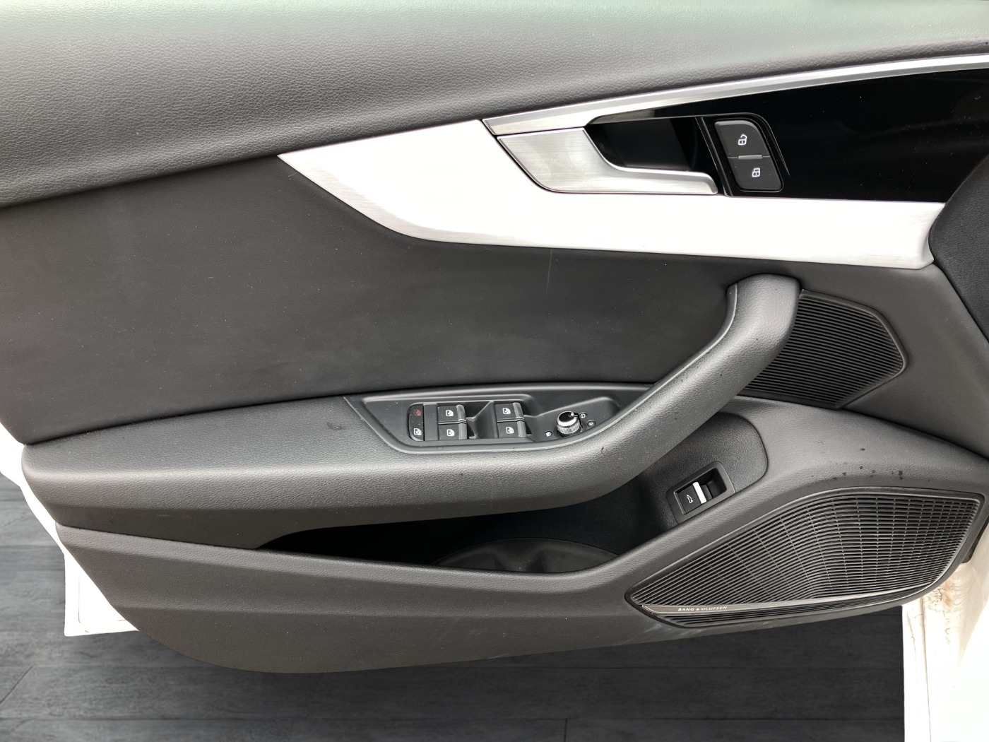 Audi A4 40 TDI quattro S-Line Aut. | Bild 22 von 29