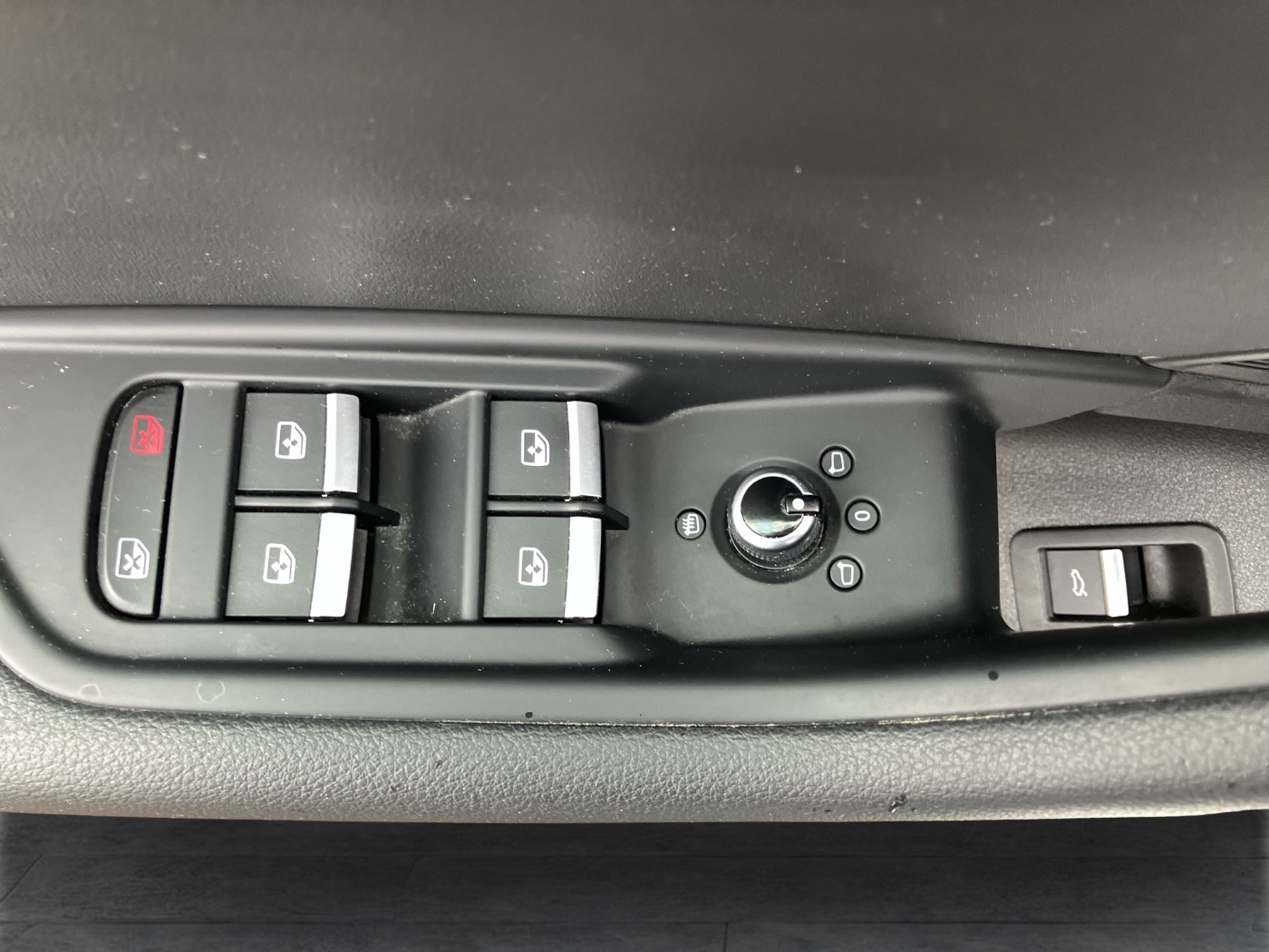 Audi A4 40 TDI quattro S-Line Aut. | Bild 23 von 29