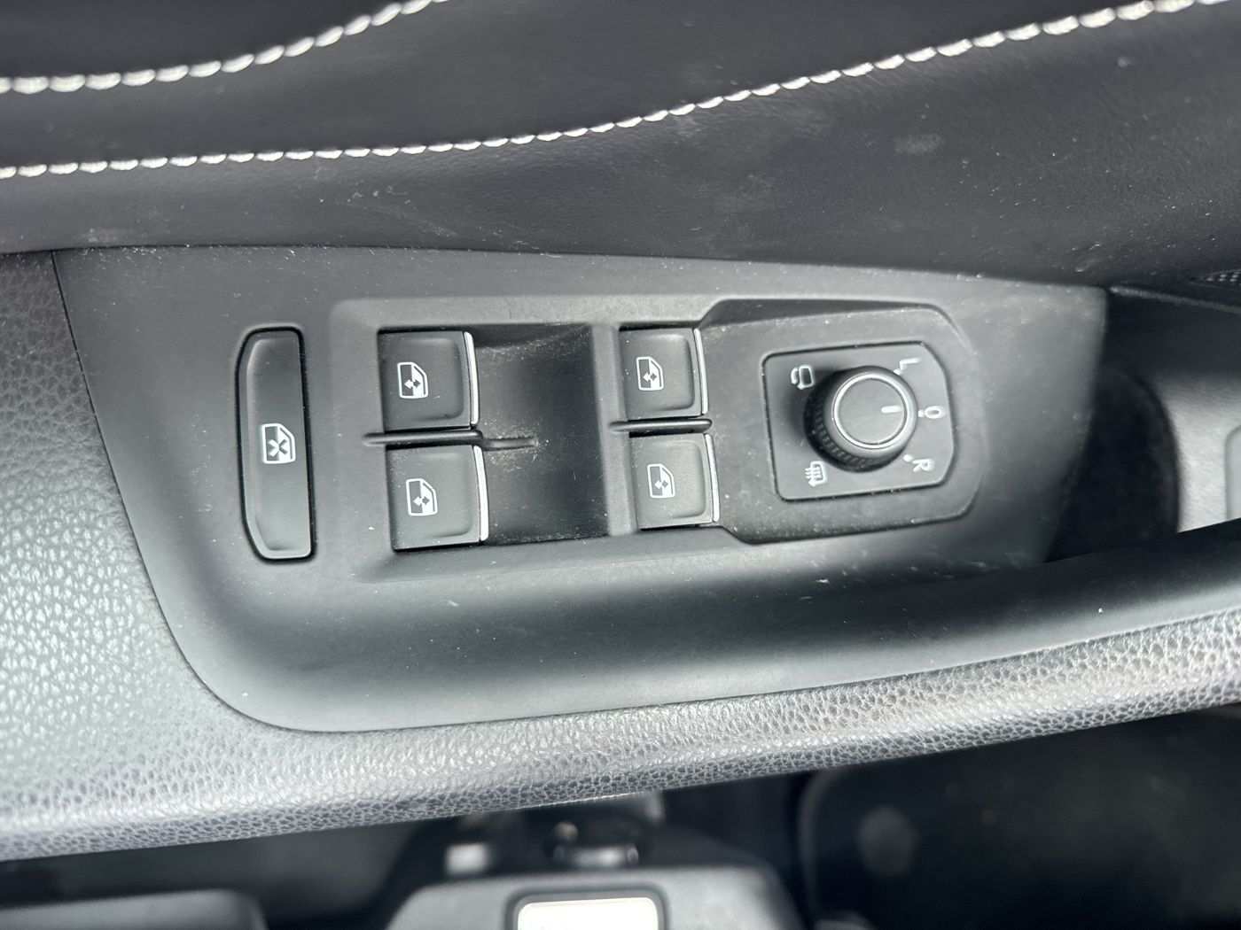 VW Passat 1.5 TSI Eleg. DSG | Bild 9 von 30