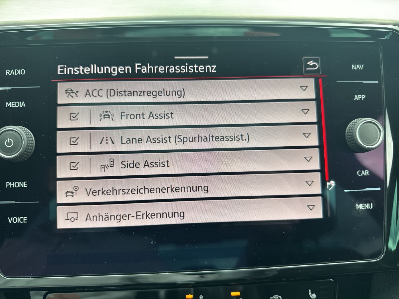 VW Passat 1.5 TSI Eleg. DSG | Bild 21 von 30