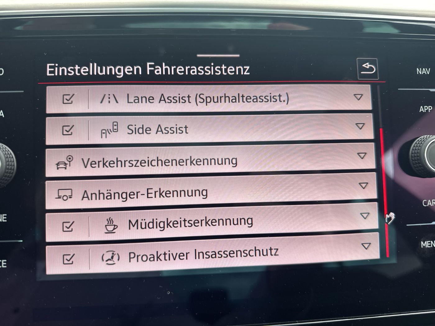 VW Passat 1.5 TSI Eleg. DSG | Bild 22 von 30