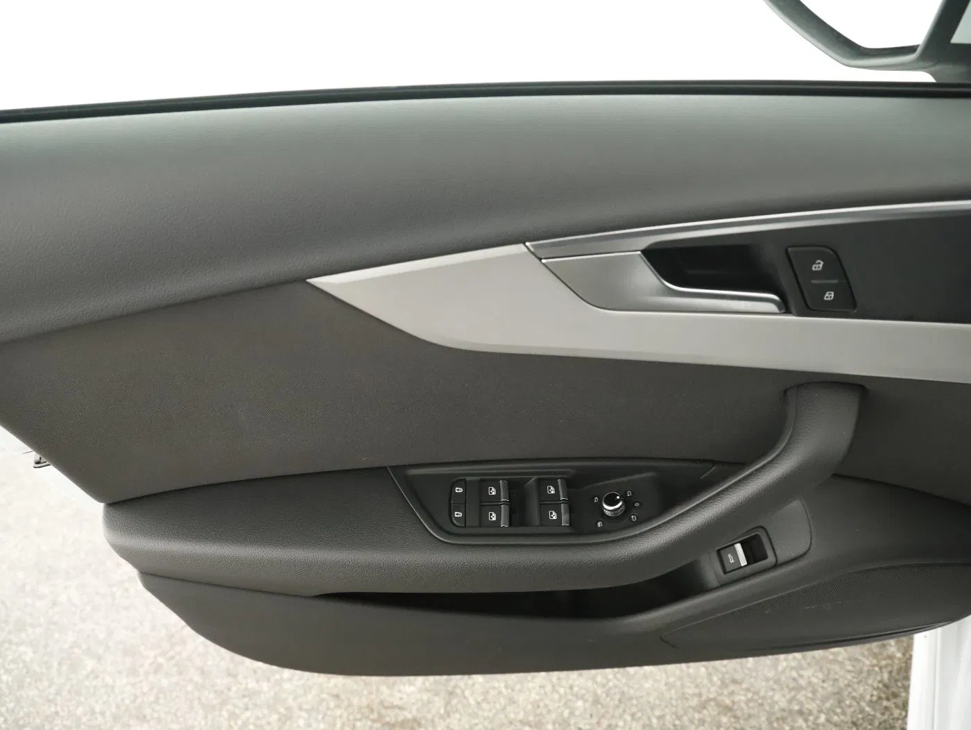 Audi A4 Avant 40 TFSI S-Line | Bild 8 von 27