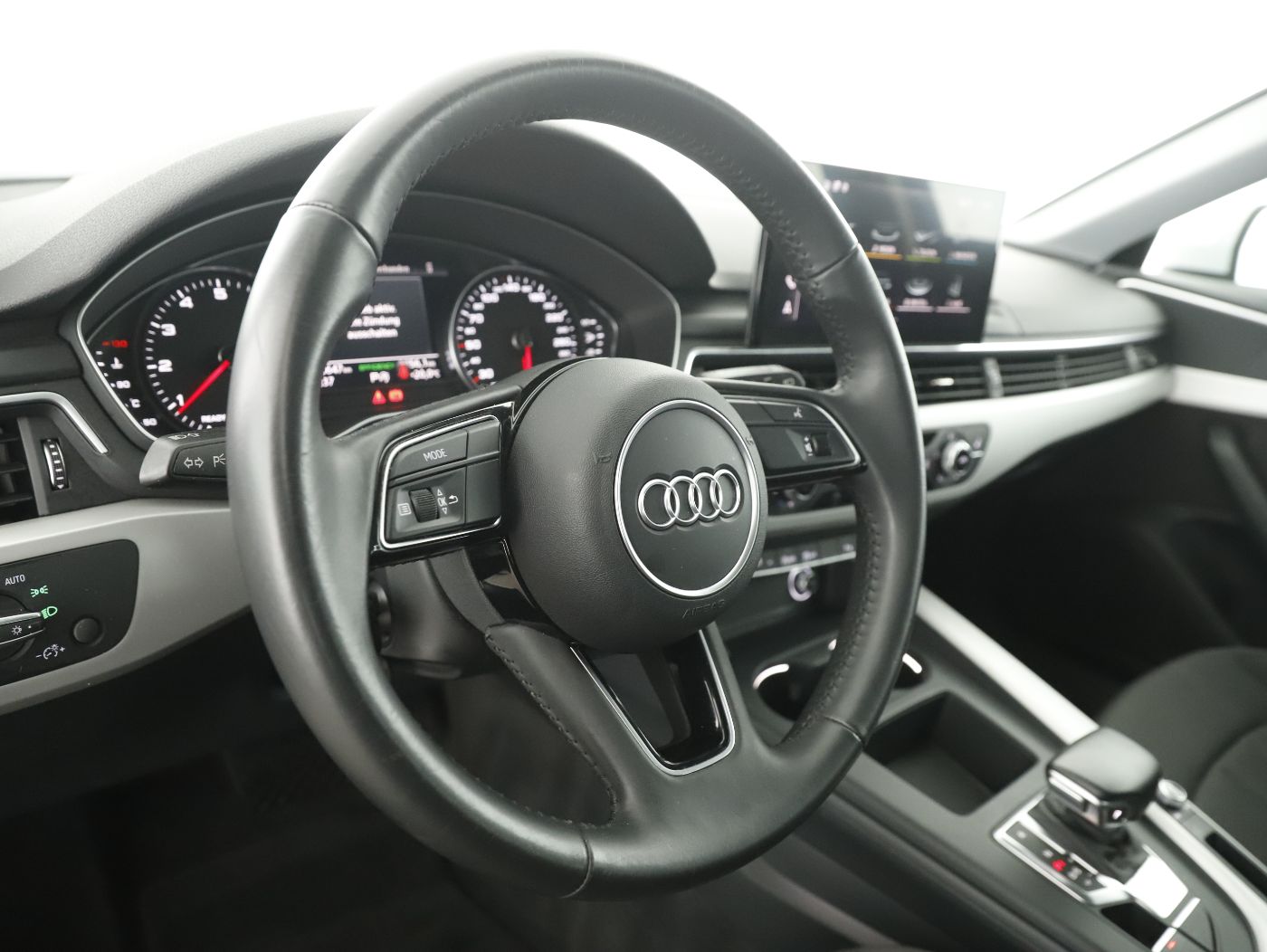 Audi A4 Avant 40 TFSI S-Line | Bild 13 von 27