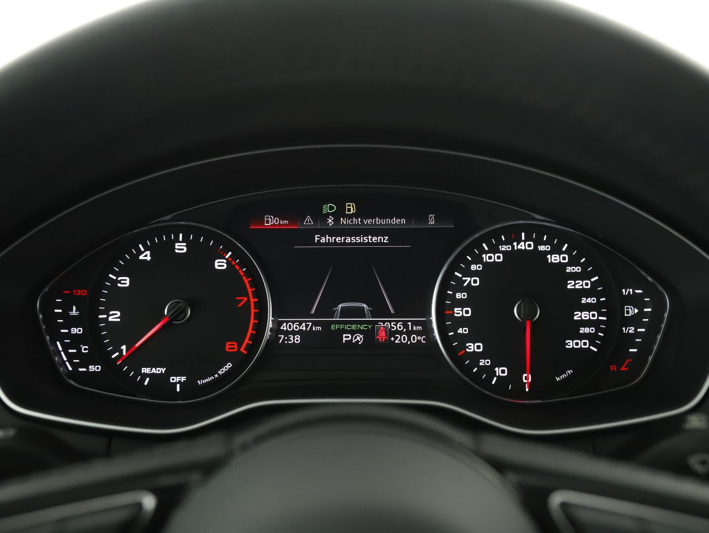 Audi A4 Avant 40 TFSI S-Line | Bild 14 von 27