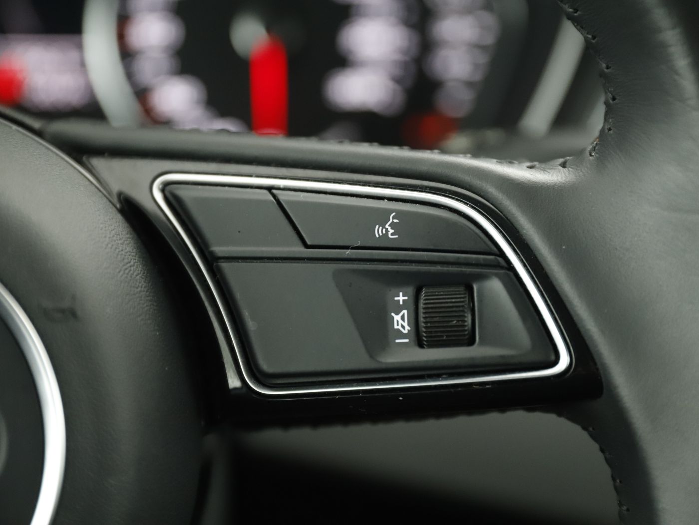 Audi A4 Avant 40 TFSI S-Line | Bild 16 von 27