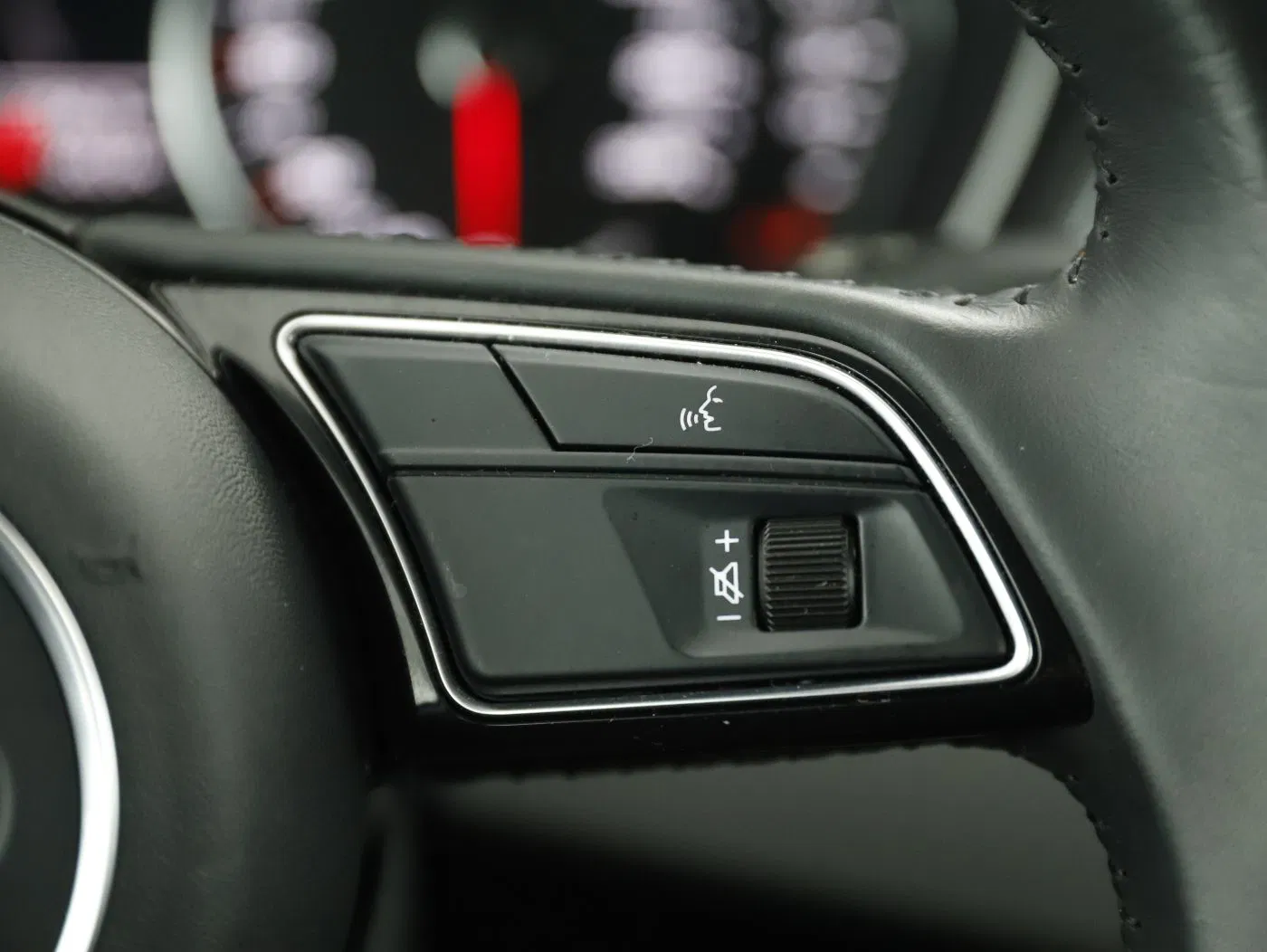 Audi A4 Avant 40 TFSI S-Line | Bild 16 von 27