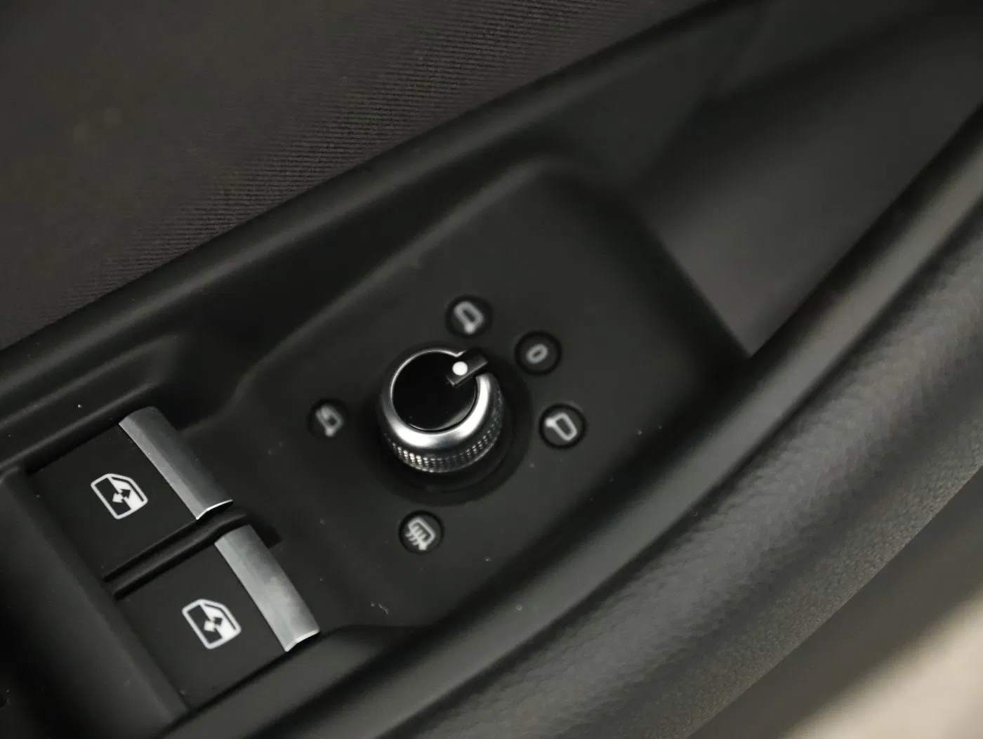 Audi A4 Avant 40 2.0 TFSI S-Line | Bild 10 von 28