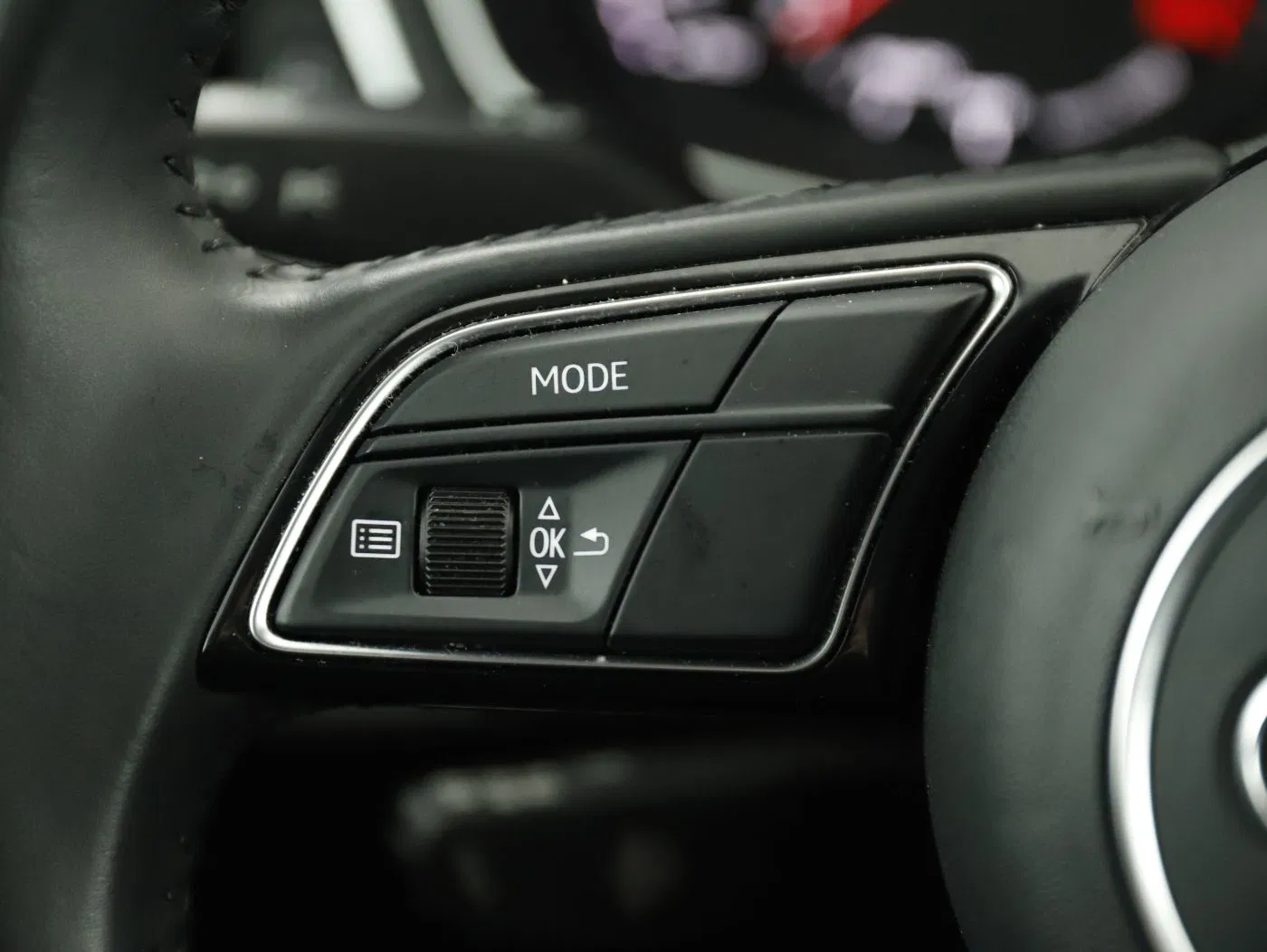 Audi A4 Avant 40 2.0 TFSI S-Line | Bild 16 von 28