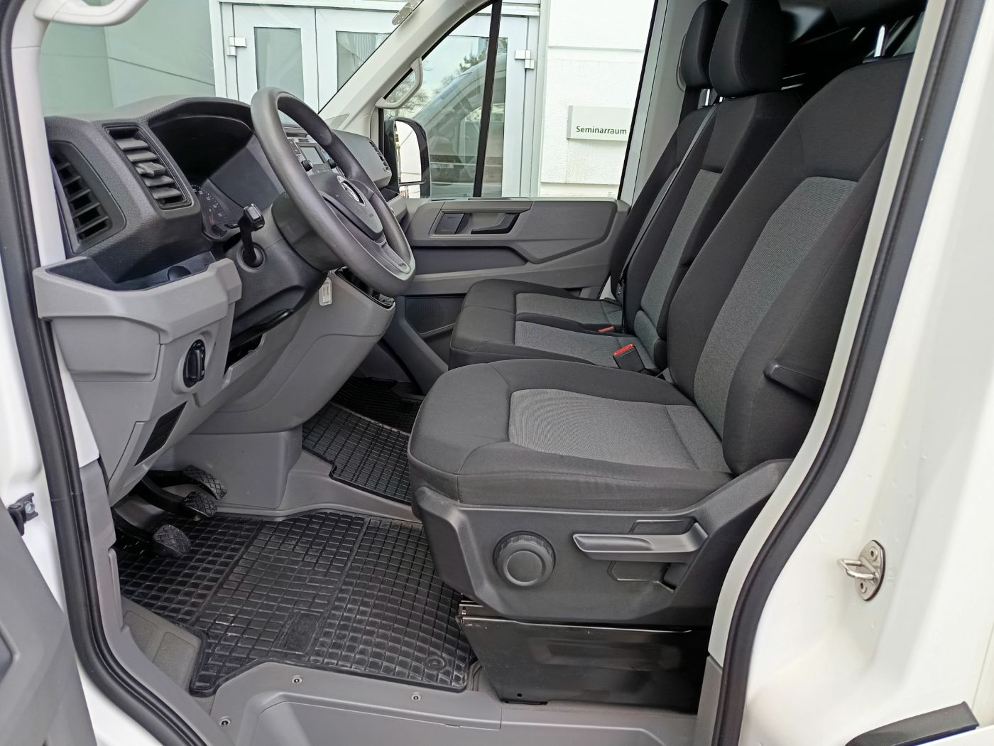 VW Crafter 2.0 TDI Kasten | Bild 12 von 23