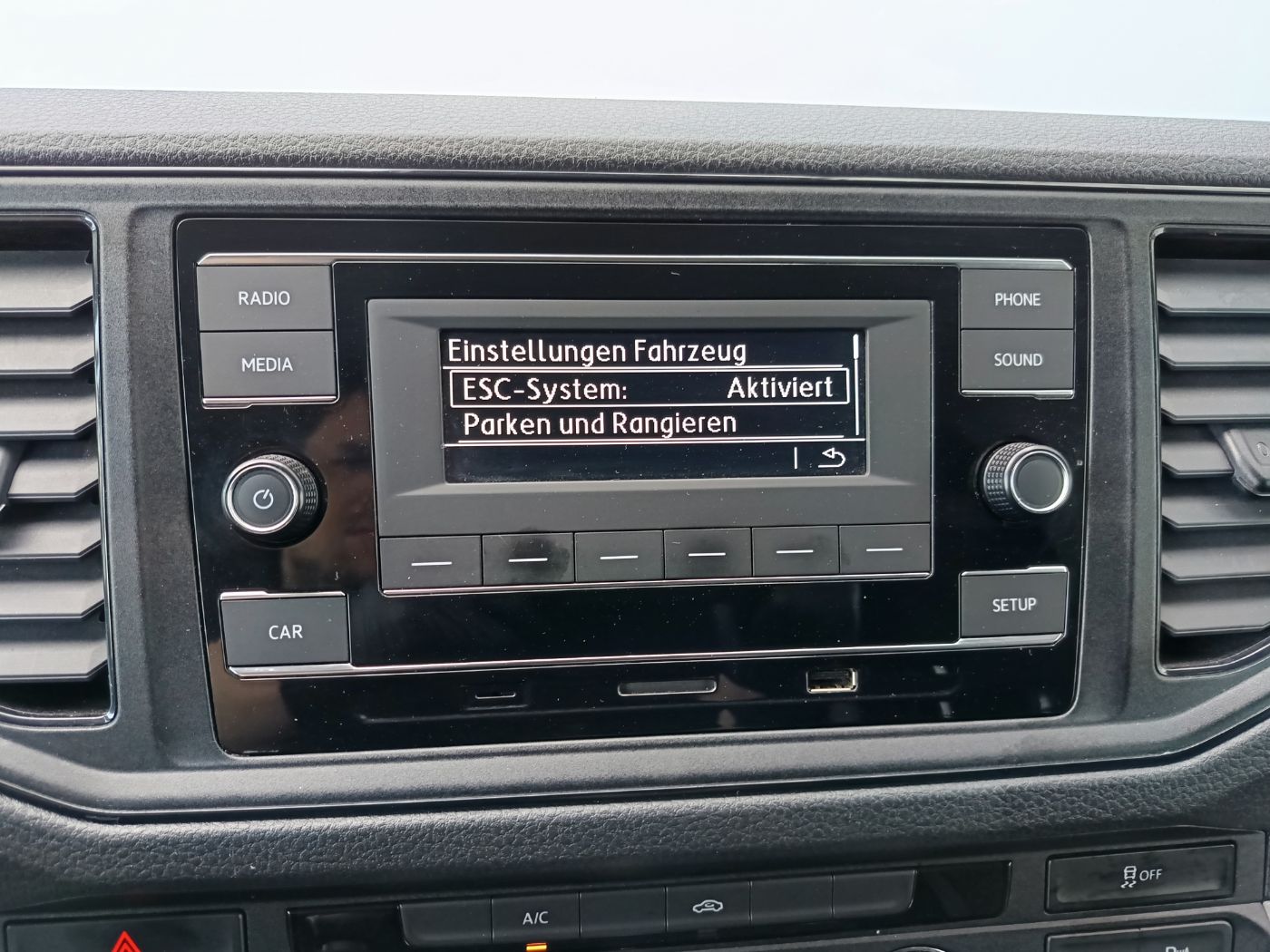 VW Crafter 2.0 TDI Kasten | Bild 19 von 23