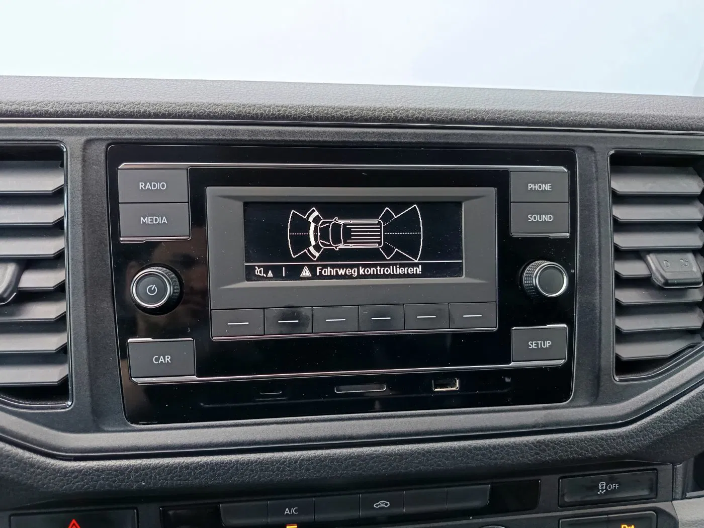 VW Crafter 2.0 TDI Kasten | Bild 20 von 23