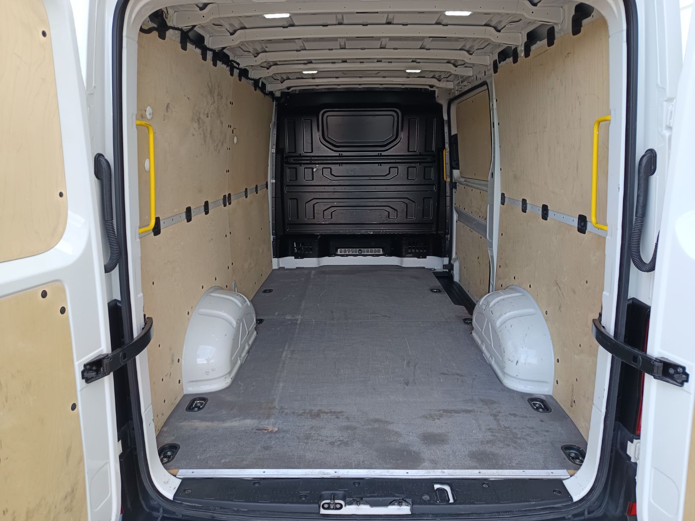 VW Crafter 2.0 TDI Kasten | Bild 22 von 23
