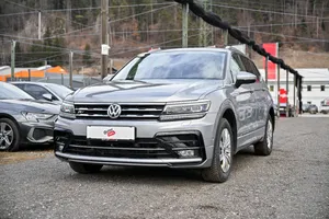 VW Tiguan Allspace 1.5 TSI R-Line | Thumbnail 2 von 22