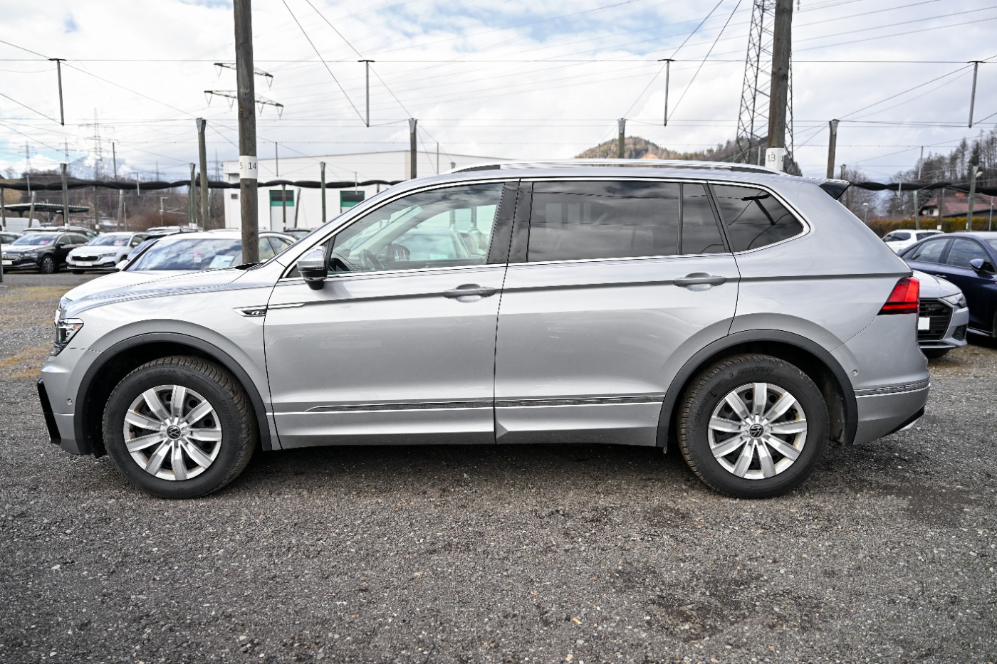 VW Tiguan Allspace 1.5 TSI R-Line | Bild 4 von 22