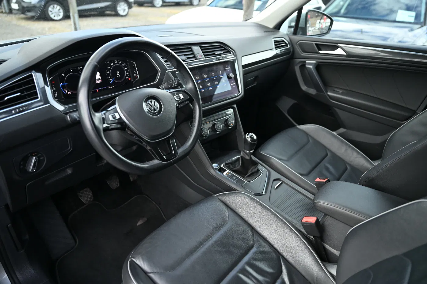 VW Tiguan Allspace 1.5 TSI R-Line | Bild 11 von 22