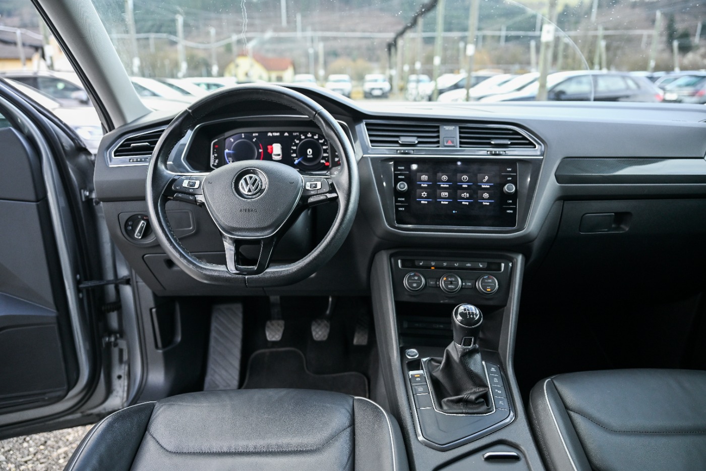 VW Tiguan Allspace 1.5 TSI R-Line | Bild 12 von 22