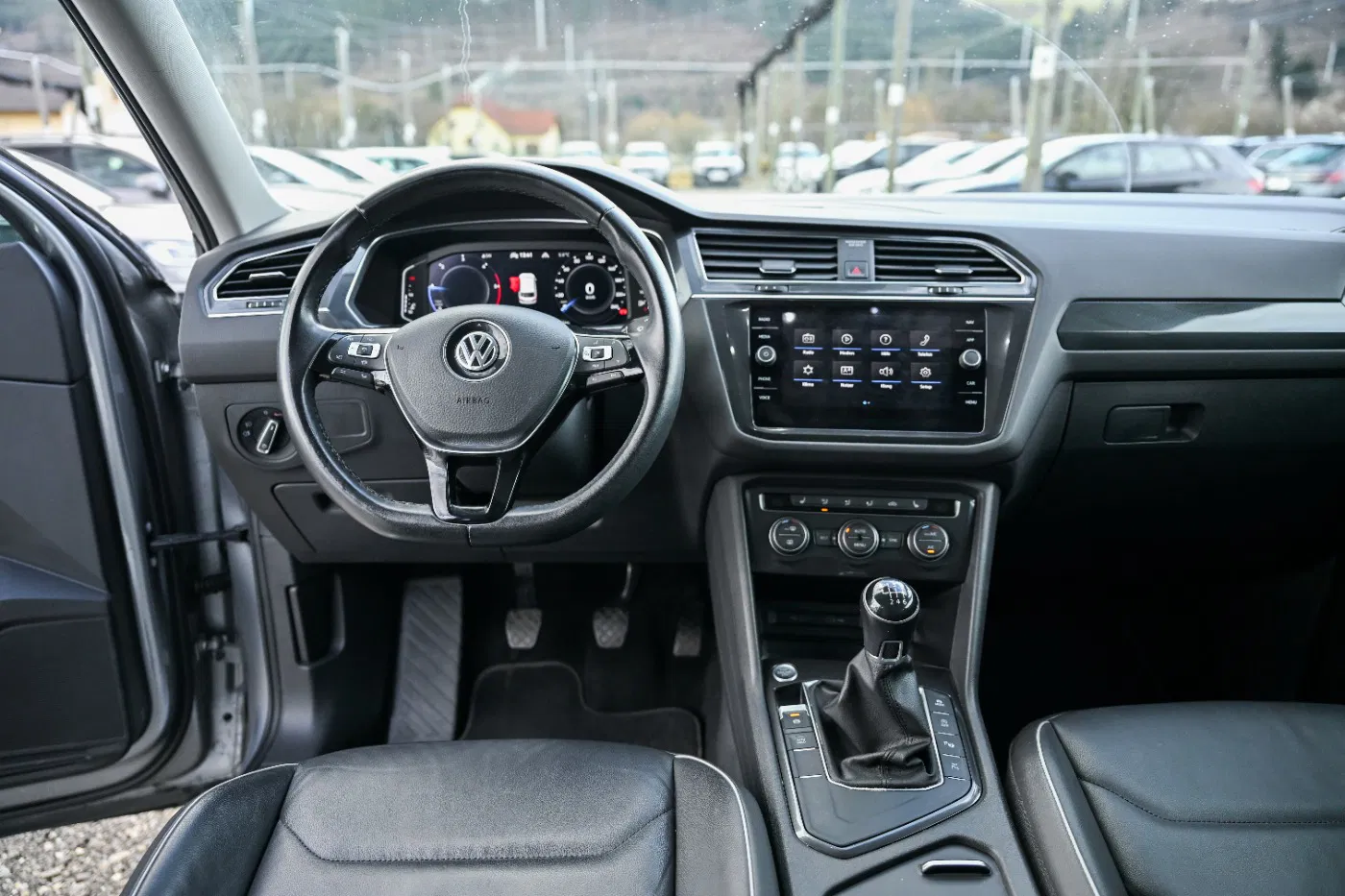 VW Tiguan Allspace 1.5 TSI R-Line | Bild 12 von 22