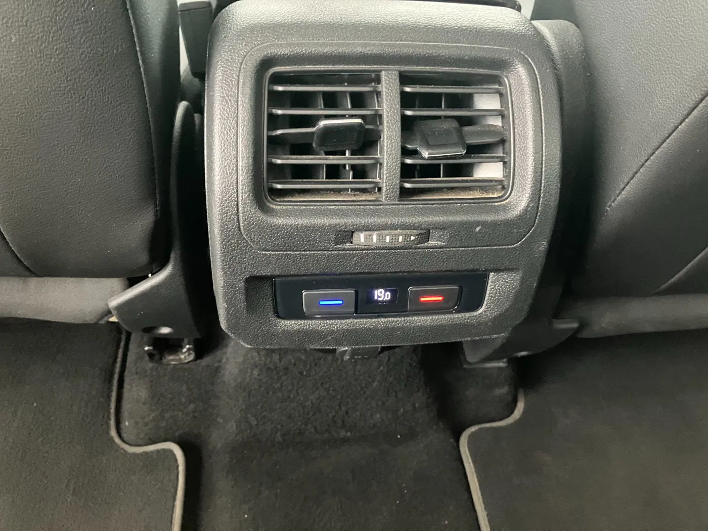 VW Touran 1.5 TSI BMT Highline | Bild 25 von 27