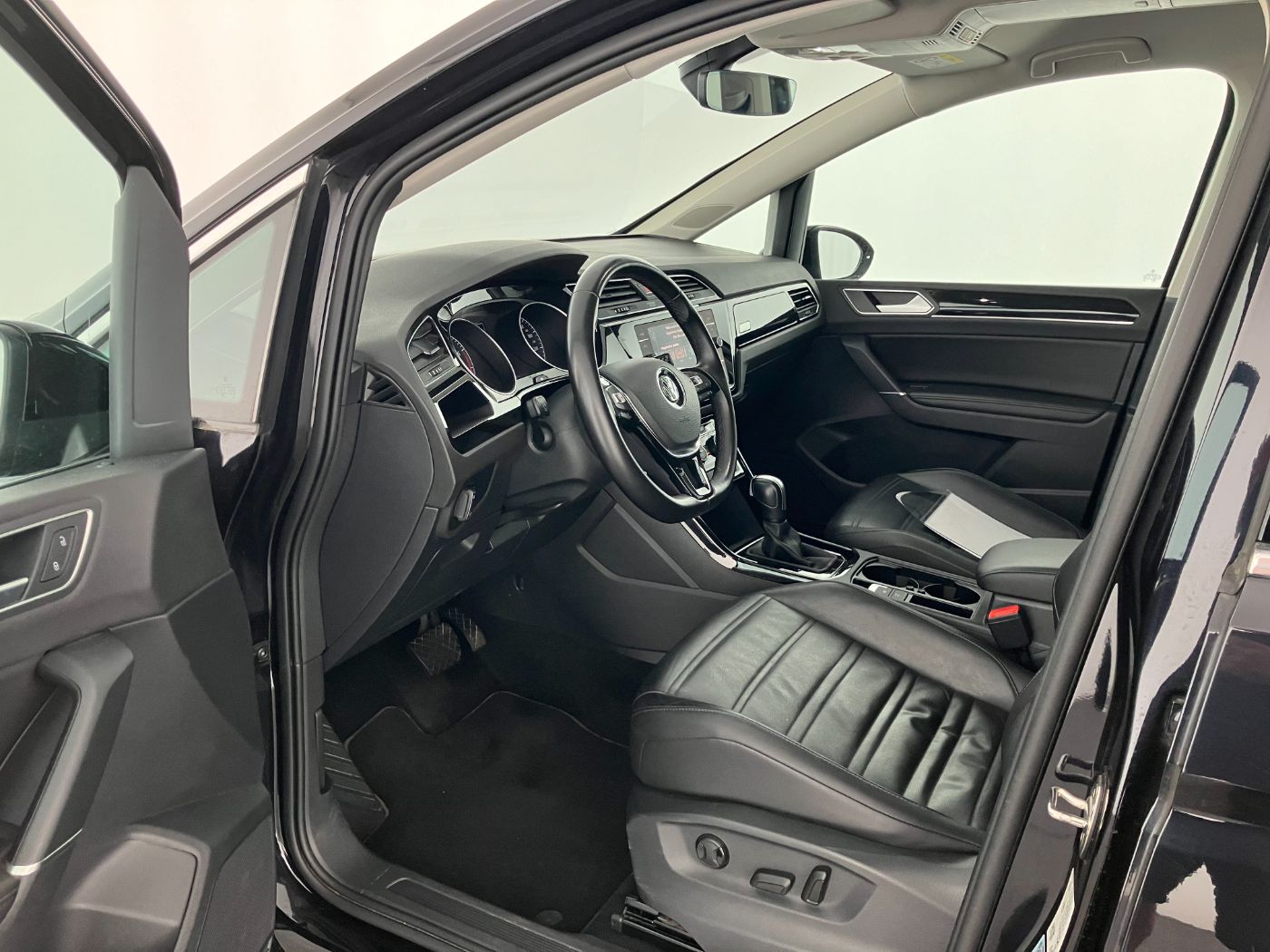 VW Touran 1.5 TSI BMT Highline | Bild 12 von 26